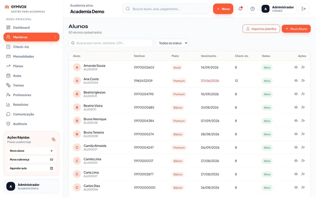 Tela de alunos do GymVox listando nome, telefone, plano, vencimento, check-ins e status de cada matrícula.